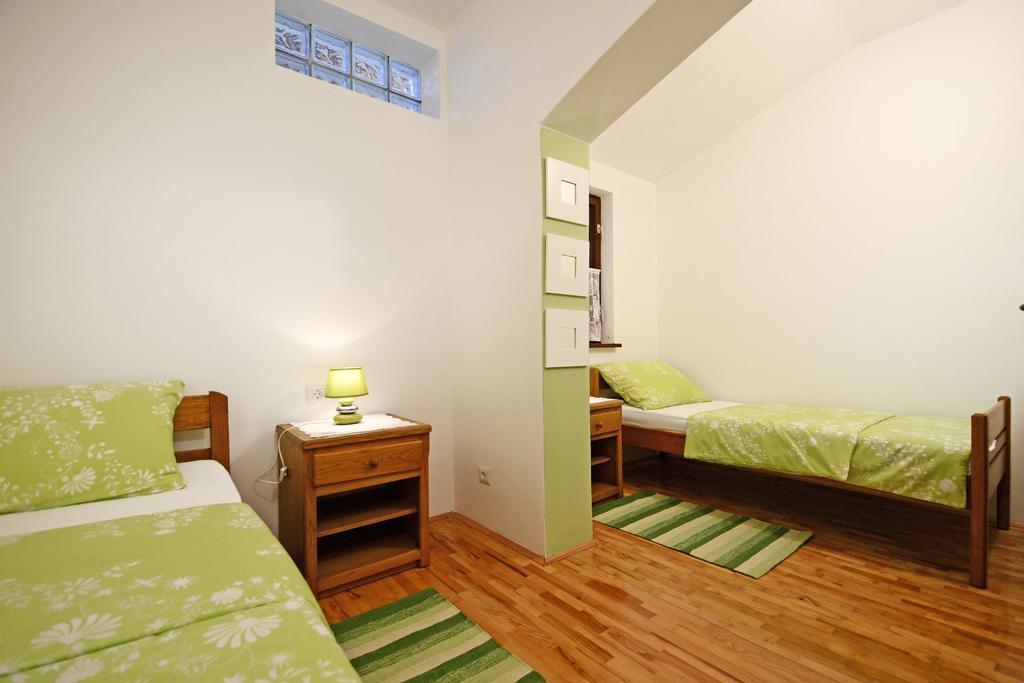 Apartments Tena بوريتش الغرفة الصورة