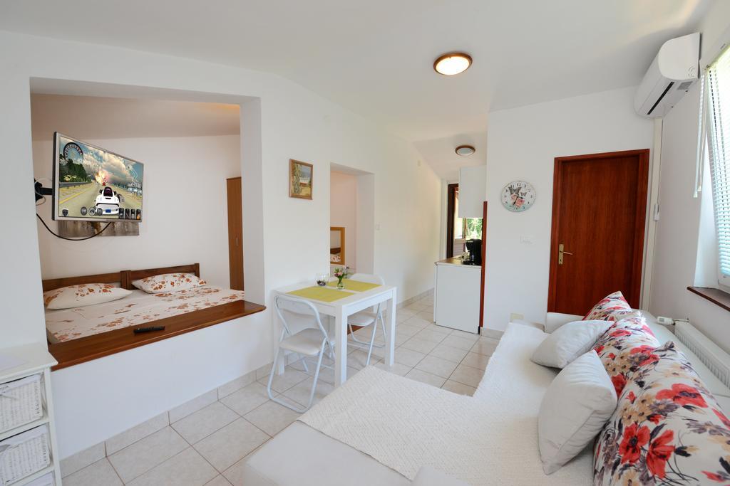 Apartments Tena بوريتش المظهر الخارجي الصورة